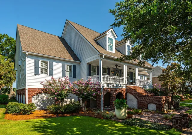 Photo 3 of Single family home for sale at 194 Beresford Crk St, Daniel Island, SC 29492 | MLS# 26020790 | Listing updated on 2026-09-15