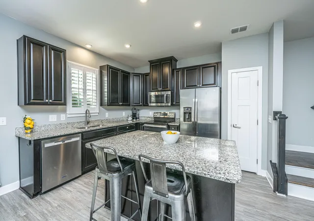 Photo 3 of Townhouse for sale at 109 Queen Palm Ct, Summerville, SC 29485 | MLS# 25029365 | Listing updated on 2026-09-17