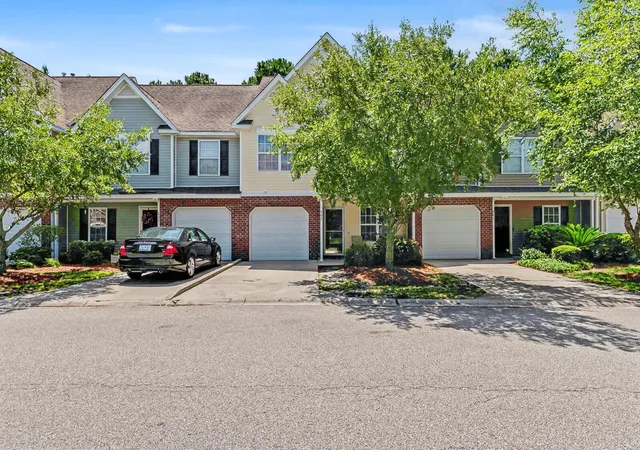 Photo 2 of Townhouse for sale at 402 Poplar Grv Pl, Summerville, SC 29483 | MLS# 26018281 | Listing updated on 2026-09-11