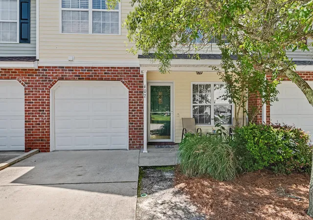 Photo 3 of Townhouse for sale at 402 Poplar Grv Pl, Summerville, SC 29483 | MLS# 26018281 | Listing updated on 2026-09-11