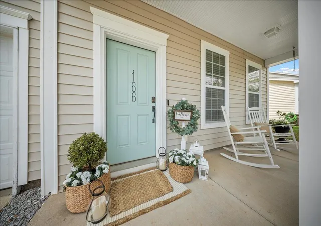 Photo 2 of Single family home for sale at 166 Pavilion St, Summerville, SC 29483 | MLS# 26023295 | Listing updated on 2026-08-17