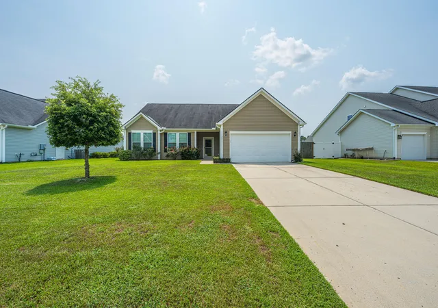 Photo 4 of Single family home for sale at 2017 Bridlewood Farms Pkwy, Ridgeville, SC 29472 | MLS# 26021788 | Listing updated on 2026-08-26