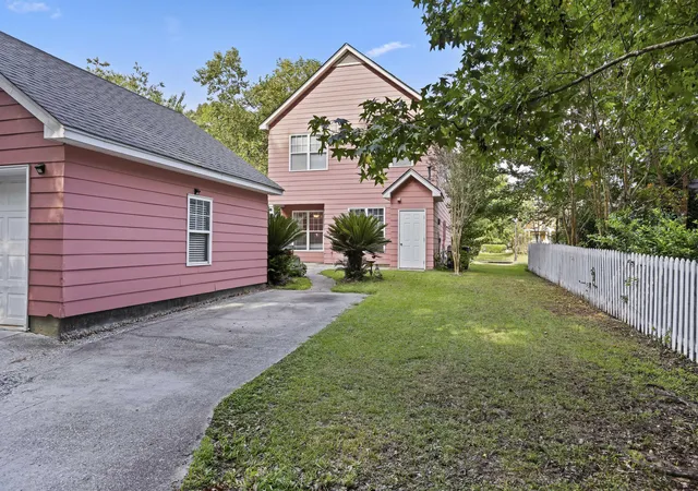 Photo 3 of Single family home for sale at 202 Pimpernel St, Summerville, SC 29483 | MLS# 26021787 | Listing updated on 2026-09-27