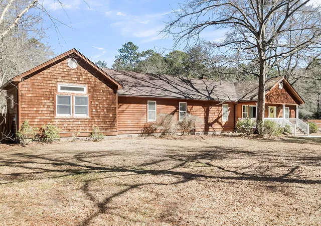 Photo 3 of Single family home for sale at 6911 Buckhorn Rd, Ravenel, SC 29470 | MLS# 26004739 | Listing updated on 2026-08-24