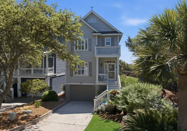 Photo 3 of Single family home for sale at 30 Ocean Point Dr, Isle Of Palms, SC 29451 | MLS# 26014503 | Listing updated on 2026-09-02