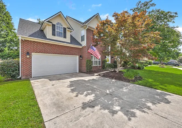Photo 3 of Single family home for sale at 203 N Pembroke Dr, Goose Creek, SC 29445 | MLS# 26021170 | Listing updated on 2026-09-25