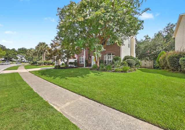 Photo 4 of Single family home for sale at 203 N Pembroke Dr, Goose Creek, SC 29445 | MLS# 26021170 | Listing updated on 2026-09-25