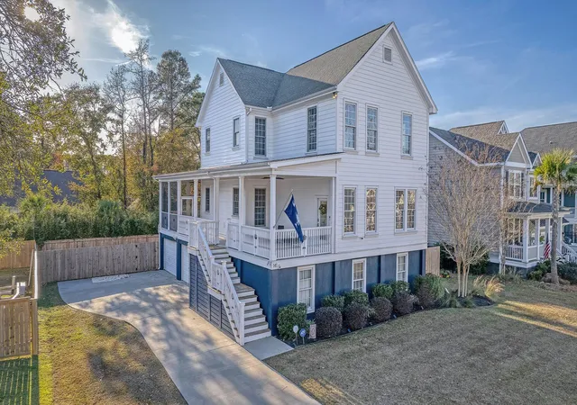Photo 1 of Single family home for sale at 141 Wando Reach Rd, Charleston, SC 29492 | MLS# 26019648 | Listing updated on 2026-09-24