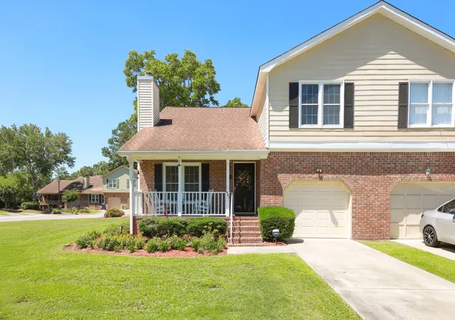 Photo 1 of Townhouse for sale at 1403 Audubon Ct, Summerville, SC 29485 | MLS# 26016424 | Listing updated on 2026-09-09