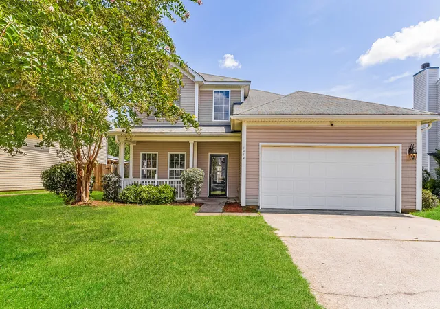 Photo 1 of Single family home for sale at 1019 Sterling Ln, Summerville, SC 29483 | MLS# 26023389 | Listing updated on 2026-10-08