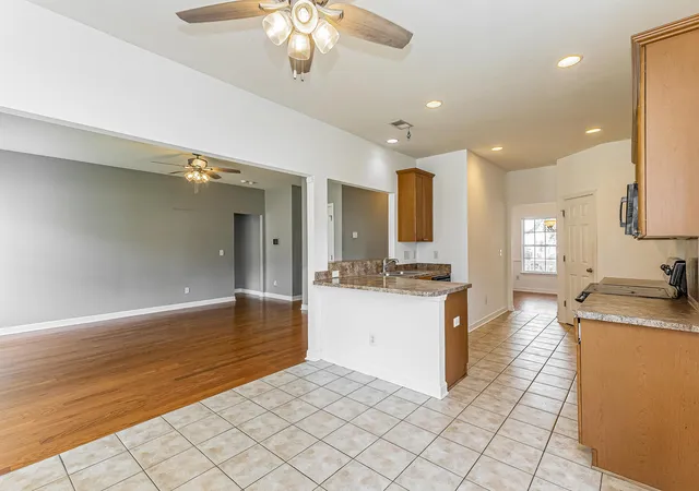 Photo 4 of Single family home for sale at 1019 Sterling Ln, Summerville, SC 29483 | MLS# 26023389 | Listing updated on 2026-10-08
