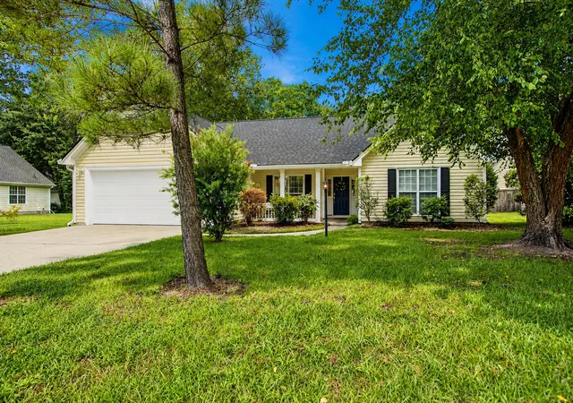 Photo 2 of Single family home for sale at 743 Lavalier Sq, Mount Pleasant, SC 29464 | MLS# 26023101 | Listing updated on 2026-09-16