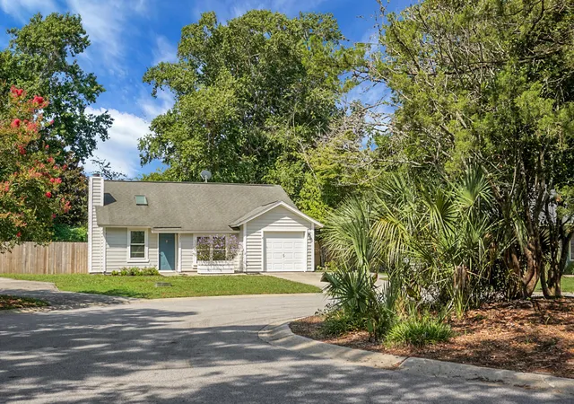 Photo 2 of Single family home for sale at 1295 Lake Mallard Blvd, Mount Pleasant, SC 29464 | MLS# 26021173 | Listing updated on 2026-09-18