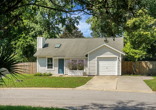 Photo 3 of Single family home for sale at 1295 Lake Mallard Blvd, Mount Pleasant, SC 29464 | MLS# 26021173 | Listing updated on 2026-09-18