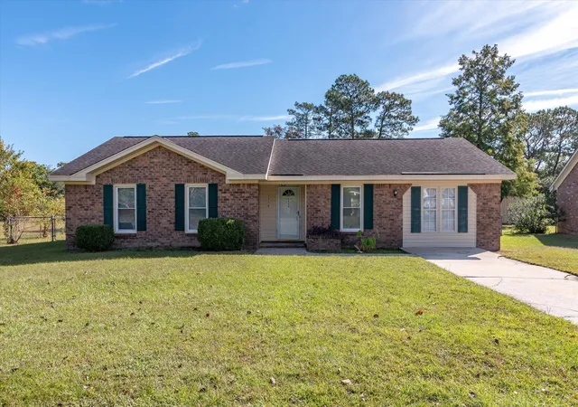 Photo 1 of Single family home for sale at 1318 Hampton Dr, Summerville, SC 29486 | MLS# 26021618 | Listing updated on 2026-08-24
