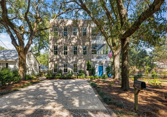 1st image of 2112 Parkway Dr, Charleston, SC 29412 | MLS# 25028754