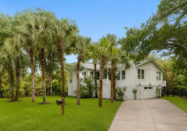 Photo 3 of Single family home for sale at 257 Forest Trl, Isle Of Palms, SC 29451 | MLS# 26022370 | Listing updated on 2026-09-03