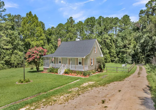 5th image of 129 Melrose Pl, Moncks Corner, SC 29461 | MLS# 26020971