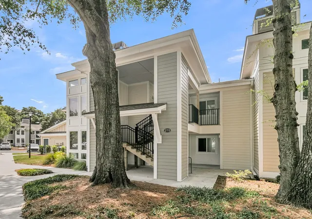 Photo 3 of Townhouse for sale at 275 Alexandra Dr #11, Mount Pleasant, SC 29464 | MLS# 26024299 | Listing updated on 2026-08-27