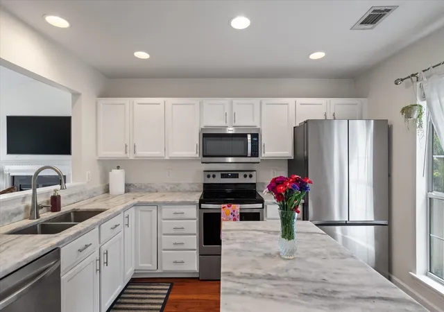 2nd image of 573 Antebellum Ln, Mount Pleasant, SC 29464 | MLS# 26022498