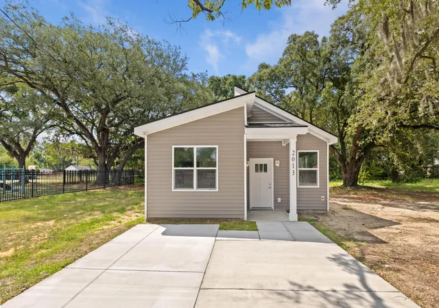 Photo 1 of Single family home for sale at 2013 Robertson Blvd, North Charleston, SC 29406 | MLS# 26020004 | Listing updated on 2026-08-07