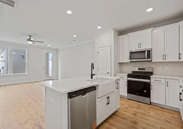 Photo 1 of Townhouse for sale at 224 Lake Greenwood Blvd, Greenwood, SC 29649 | MLS# 26018679 | Listing updated on 2026-08-04