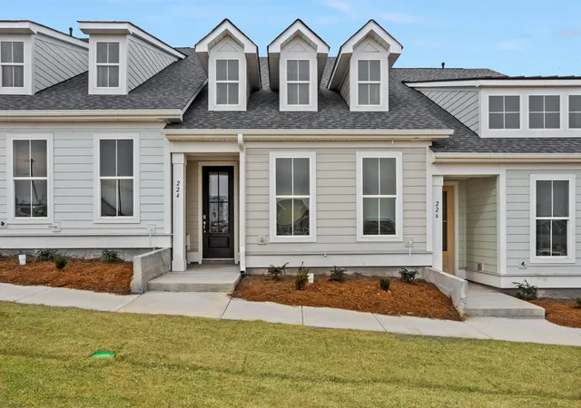 Photo 4 of Townhouse for sale at 224 Lake Greenwood Blvd, Greenwood, SC 29649 | MLS# 26018679 | Listing updated on 2026-08-04