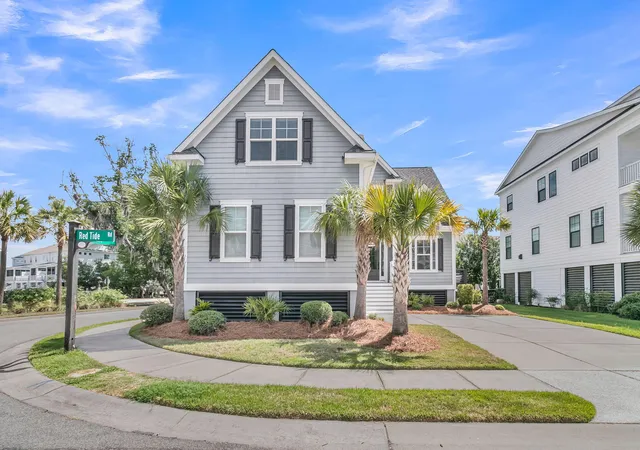 Photo 2 of Single family home for sale at 1560 Red Tide Rd, Mount Pleasant, SC 29466 | MLS# 26015436 | Listing updated on 2026-09-18