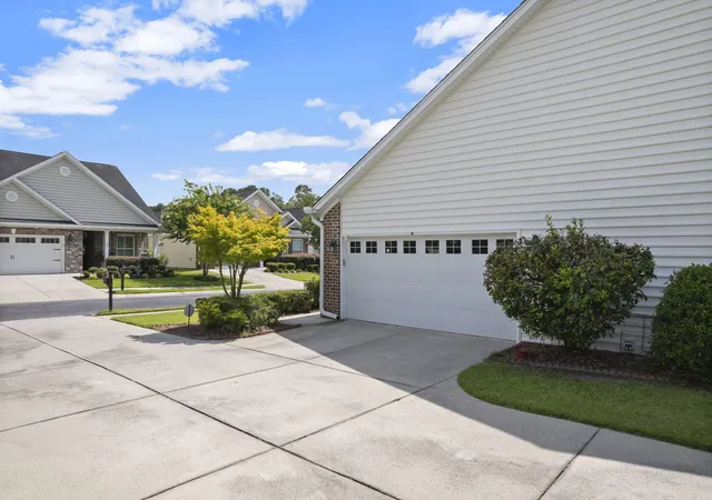 Photo 3 of Single family home for sale at 135 Brutus Ln, Summerville, SC 29485 | MLS# 26022180 | Listing updated on 2026-10-14