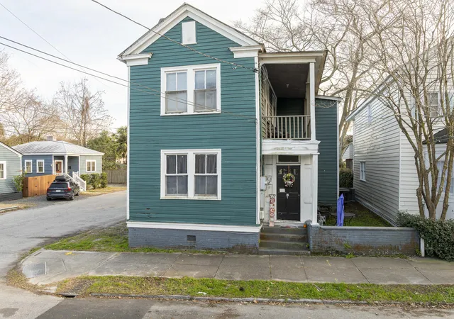 Photo 3 of Single family home for sale at 17 Maverick St, Charleston, SC 29403 | MLS# 26011418 | Listing updated on 2026-08-19