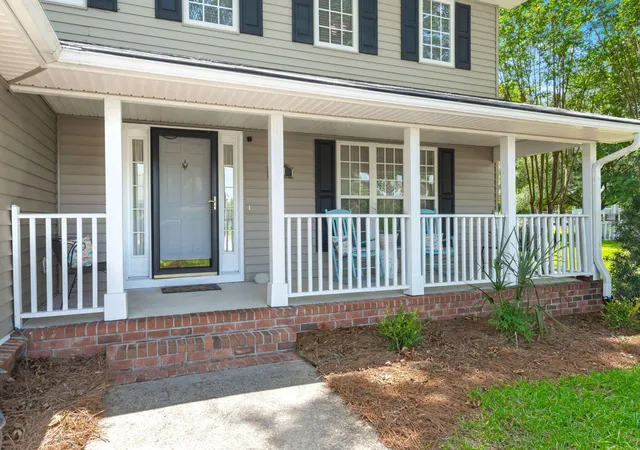 Photo 3 of Single family home for sale at 111 Shadowmoss Pkwy, Charleston, SC 29414 | MLS# 26020862 | Listing updated on 2026-10-04