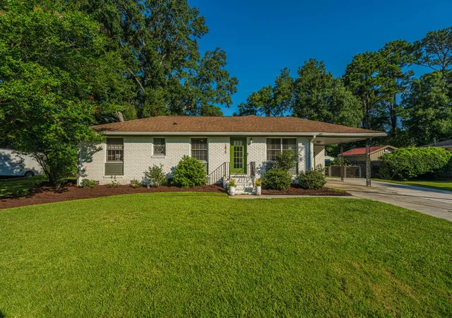 Photo 1 of Single family home for sale at 1878 Christian Rd, Charleston, SC 29407 | MLS# 26023103 | Listing updated on 2026-09-09
