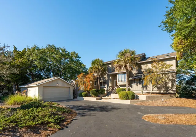 Homes for sale in Isle Of Palms, SC | 10 Waterway Island Dr, Isle Of Palms, SC 29451 | MLS# 26000200
