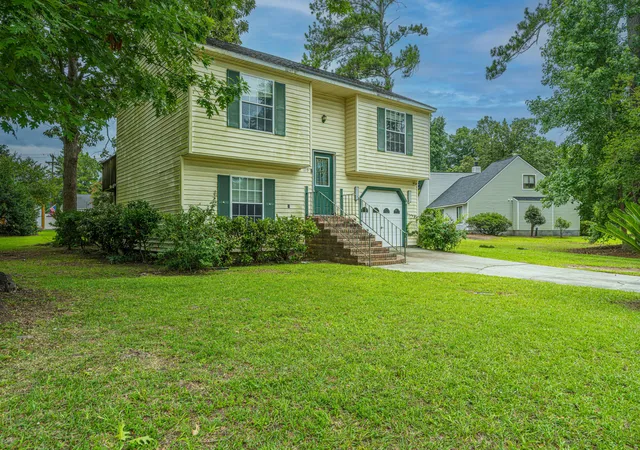 Homes for sale in Ladson, SC | 119 Hummingbird Ave, Ladson, SC 29456 | MLS# 26018146