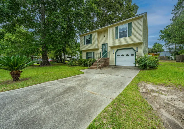 Homes for sale in Ladson, SC | 119 Hummingbird Ave, Ladson, SC 29456 | MLS# 26018146