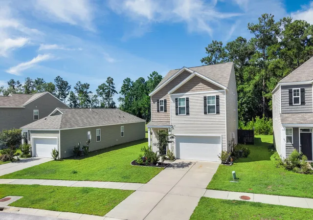 Photo 1 of Single family home for sale at 639 Silver Spruce St, Summerville, SC 29486 | MLS# 26018322 | Listing updated on 2026-08-10