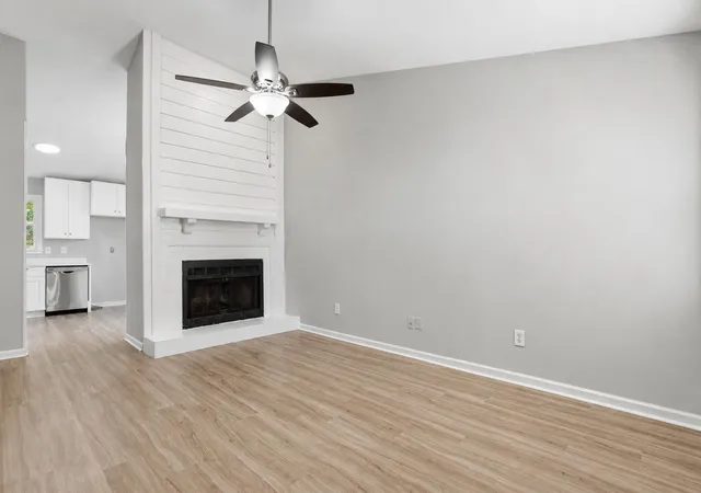 Listing Photo 5 - Condo for sale in building located at 5230 Scarsdale Ave, North Charleston, SC 29418 - Unit #B