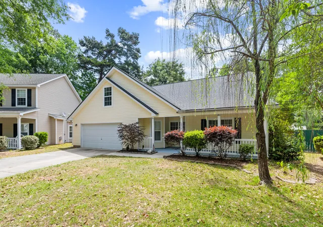 Homes for sale in North Charleston, SC | 5304 Deep Blue Ln, North Charleston, SC 29418 | MLS# 26011776
