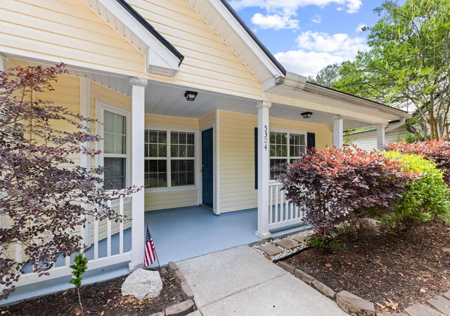 Homes for sale in North Charleston, SC | 5304 Deep Blue Ln, North Charleston, SC 29418 | MLS# 26011776