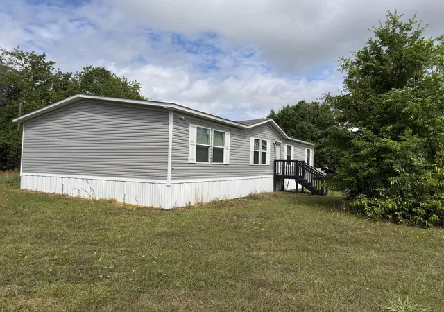 Photo 3 of Manufactured home for sale at 4616 Easy St, Orangeburg, SC 29118 | MLS# 26013366 | Listing updated on 2026-10-05