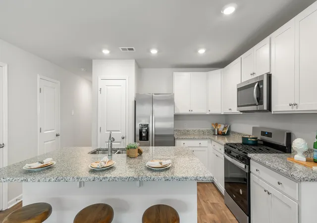 Photo 3 of Townhouse for sale at 887 Long Blf Rd, Summerville, SC 29486 | MLS# 26015324 | Listing updated on 2026-09-15