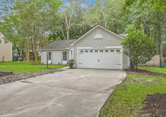 Photo 2 of Single family home for sale at 2105 Pinehurst Ave, Charleston, SC 29414 | MLS# 26024221 | Listing updated on 2026-09-16