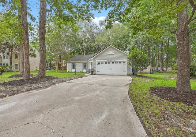Photo 3 of Single family home for sale at 2105 Pinehurst Ave, Charleston, SC 29414 | MLS# 26024221 | Listing updated on 2026-09-16
