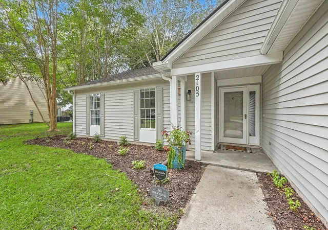 Photo 3 of Single family home for sale at 2105 Pinehurst Ave, Charleston, SC 29414 | MLS# 26024221 | Listing updated on 2026-09-16