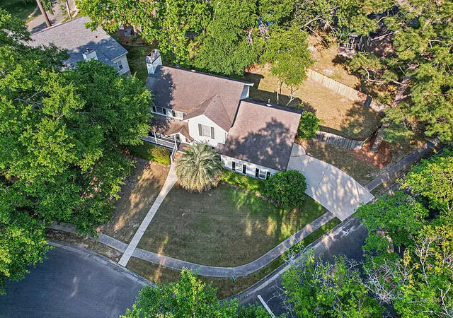 Photo 2 of Single family home for sale at 307 Mcdougal Cir, Summerville, SC 29483 | MLS# 26011852 | Listing updated on 2026-08-24