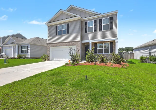 Photo 2 of Single family home for sale at 413 Cedarview Rd, Summerville, SC 29486 | MLS# 26019258 | Listing updated on 2026-10-16