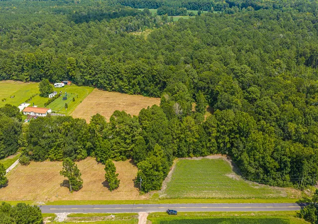 Photo 3 of Manufactured home for sale at 239 Belfast Ave, Holly Hill, SC 29059 | MLS# 26022429 | Listing updated on 2026-08-17