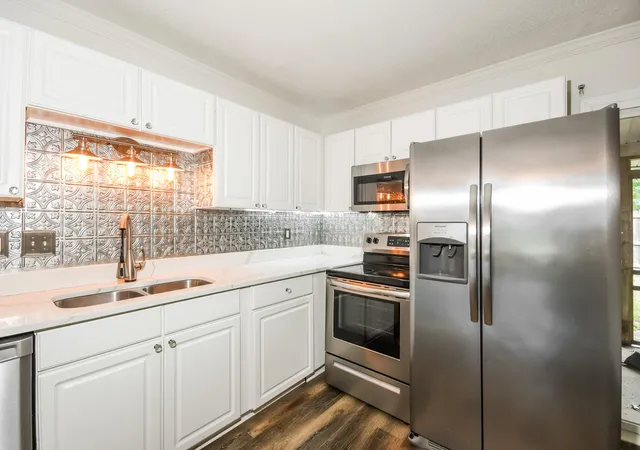 Homes for sale in Charleston, SC | 1810 Mepkin Rd #A6, Charleston, SC 29407 | MLS# 26015370