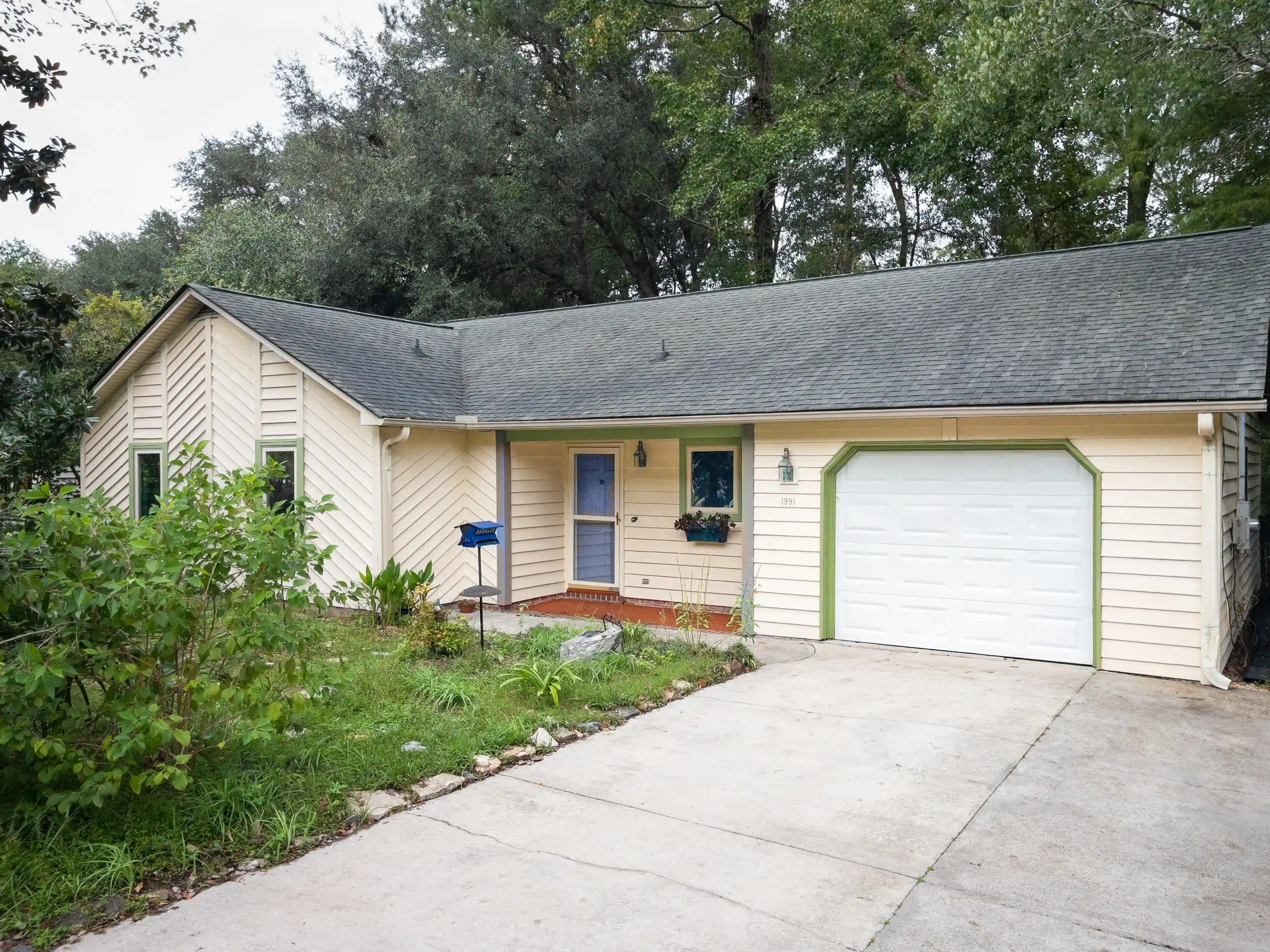 Photo 1 of Single family home for sale at 1991 Vestry Dr, Charleston, SC 29414 | MLS# 26028497 | Listing updated on 2026-10-29