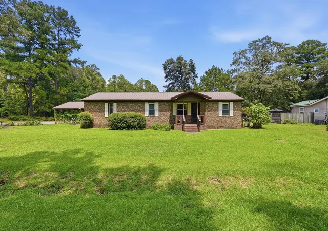 1st image of 1002 Poplar, Walterboro, SC 29488 | MLS# 26022253